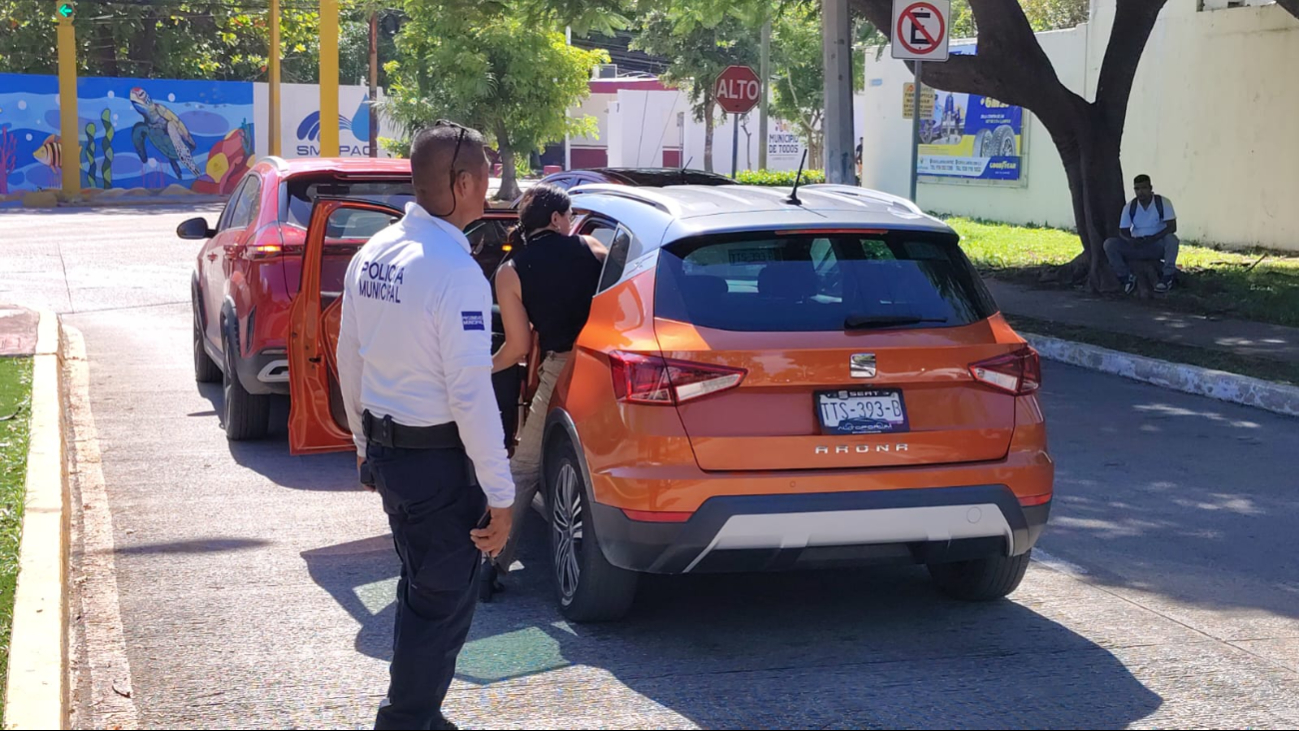 Agentes de Vialidad acudieron para realizar el peritaje correspondiente. Agentes de Vialidad acudieron para realizar el peritaje correspondiente.