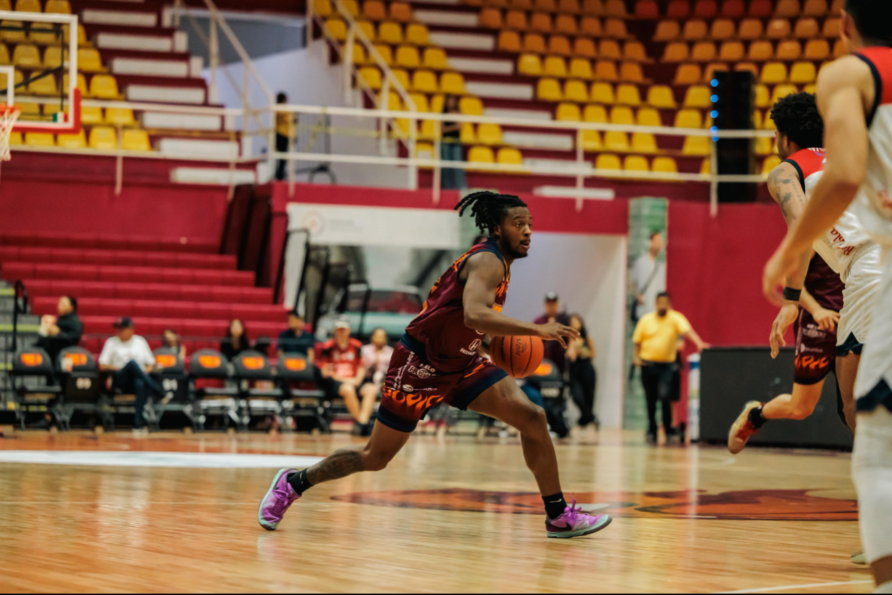 Barre el Calor de Cancún a los Freseros de Irapuato 104-64