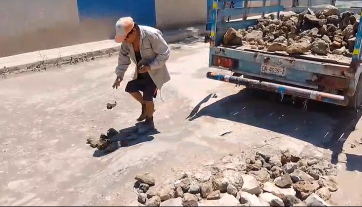 El vecino afirmó que lo hizo sin ayuda ni aportaciones de la comunidad. El vecino afirmó que lo hizo sin ayuda ni aportaciones de la comunidad.