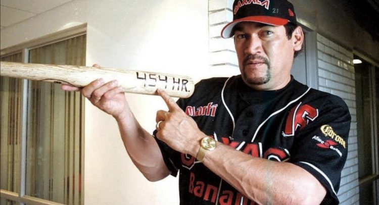 Entre luces y fierros, se apagó la estrella del béisbol campechano Entre luces y fierros, se apagó la estrella del béisbol campechano