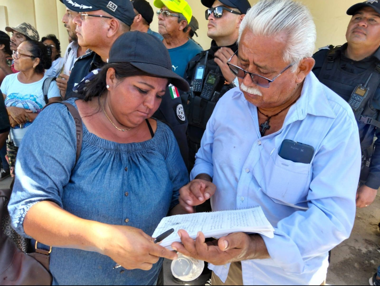 Manifestantes de la zona limítrofe llegan a un acuerdo con la CFE Manifestantes de la zona limítrofe llegan a un acuerdo con la CFE