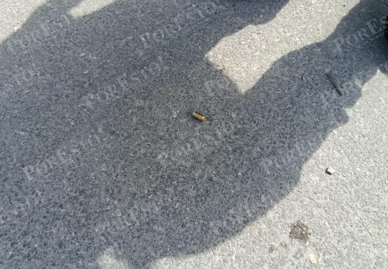 En el sitio se encontraron casquillos en el pavimento En el sitio se encontraron casquillos en el pavimento
