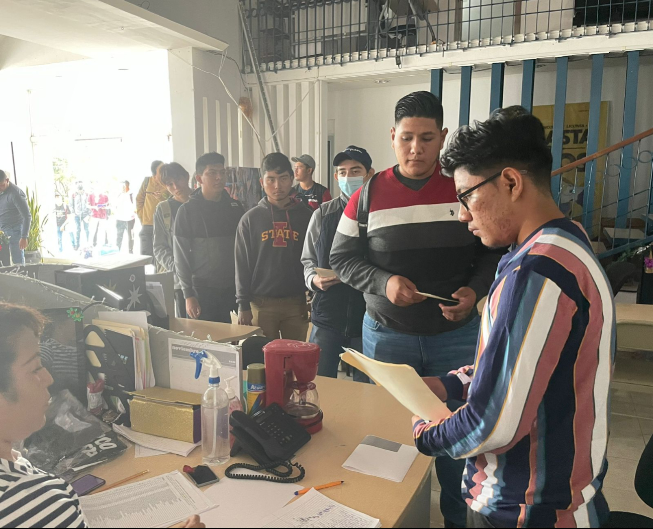 La participación femenina es voluntaria y se realiza directamente en la Marina. La participación femenina es voluntaria y se realiza directamente en la Marina.