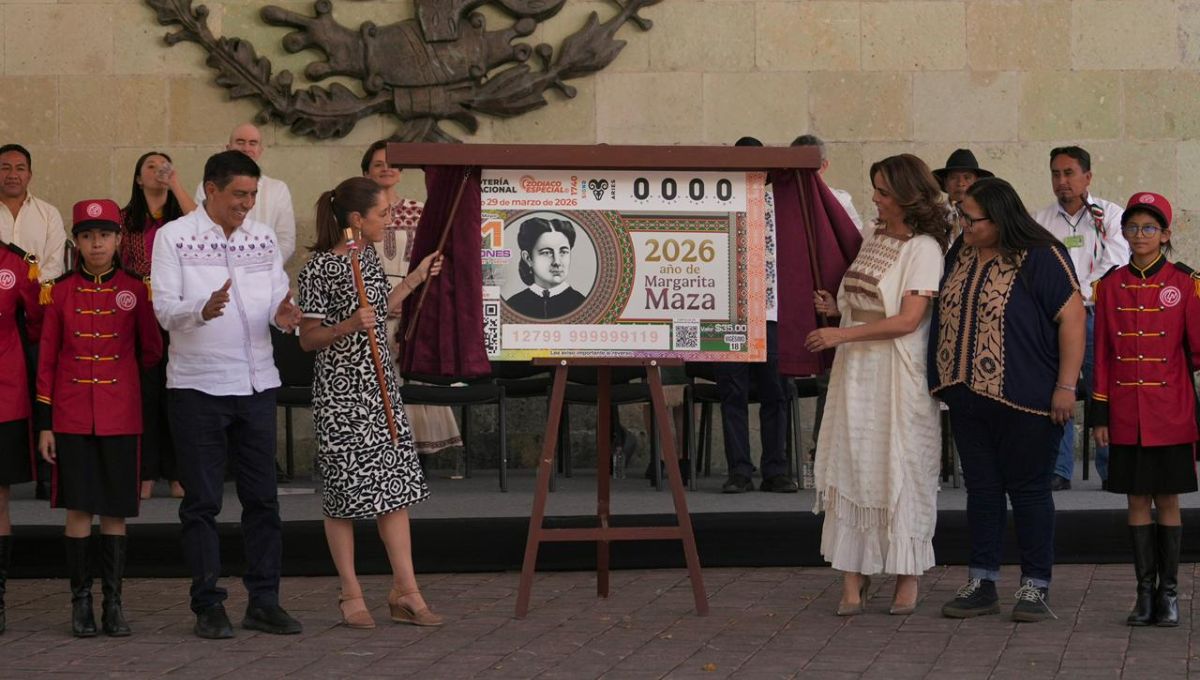 Como parte del homenaje por el natailicio de Benito Juárez, también se presentó el billete conmemorativo de la Lotería Nacional dedicado a Margarita Maza