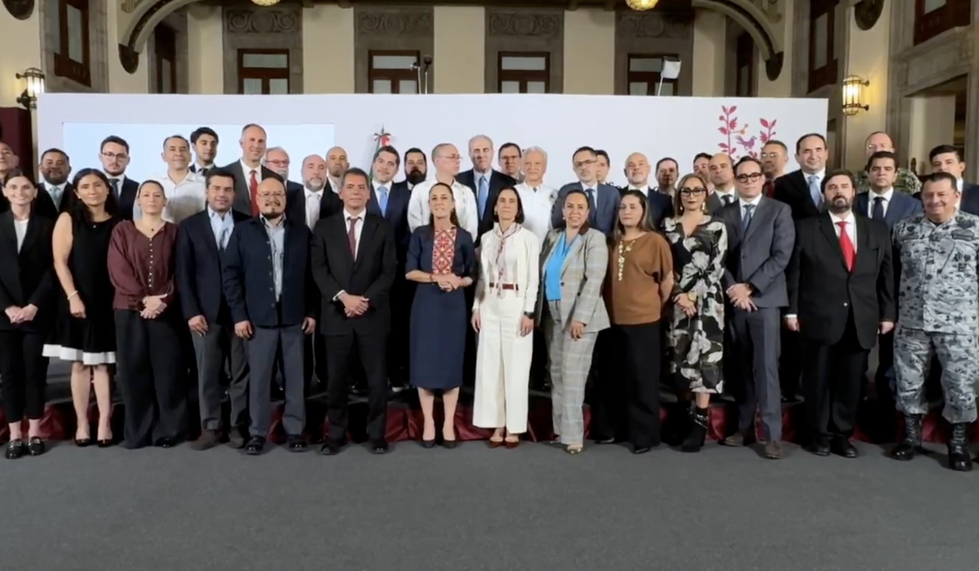 La Presidenta recibió a los gasolineros en Palacio Nacional.