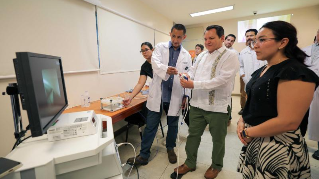 Joaquín Díaz Mena destaca el fortalecimiento del sistema de salud en Yucatán