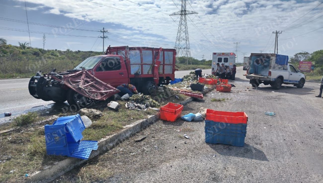 Kilómetro 28: volcadura de camioneta deja daños materiales