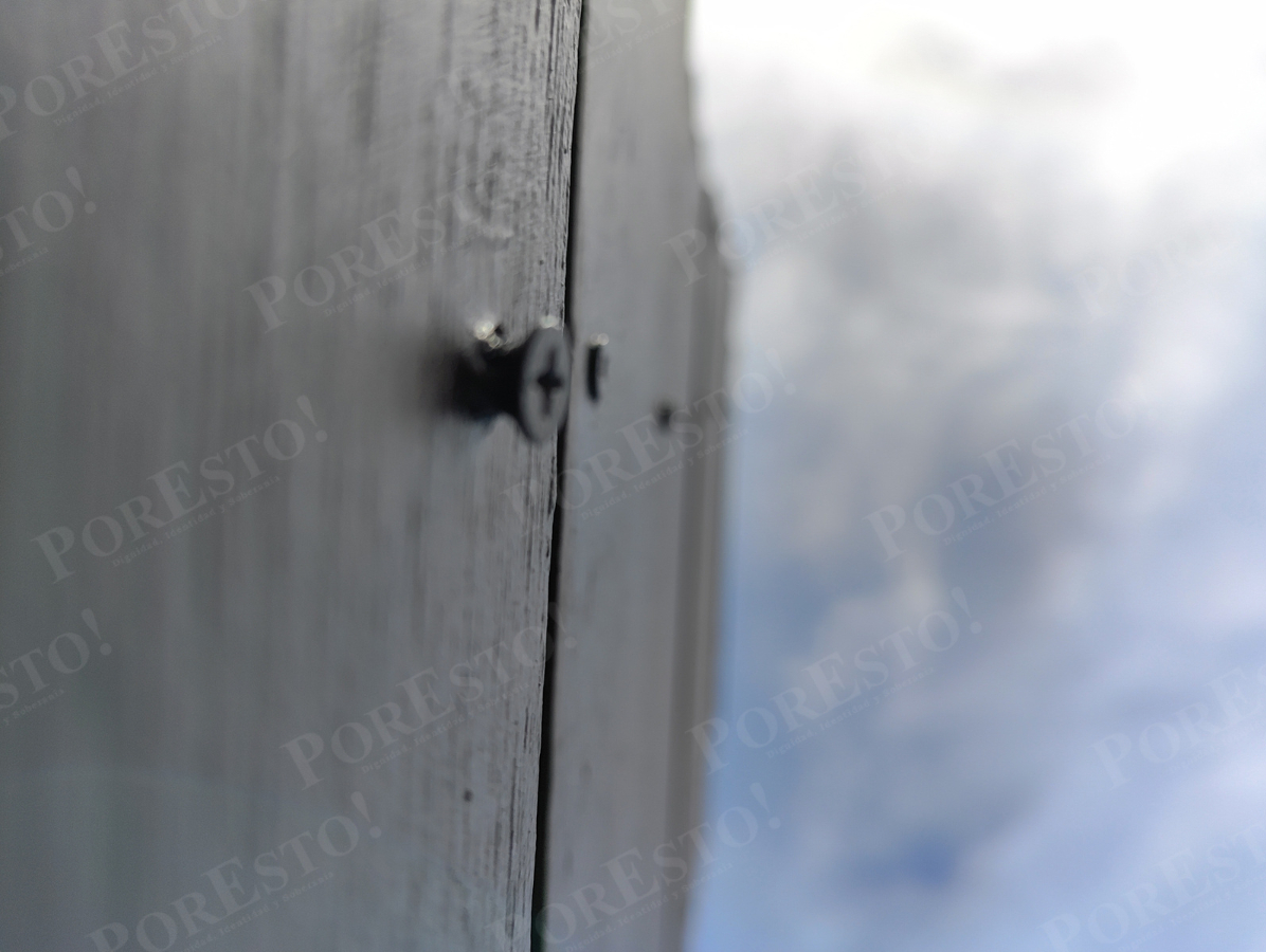 Trabajadores del ramo dijeron que, de lejos, el mobiliario se ve bien, pero al acercarse se notan hasta tornillos flojos