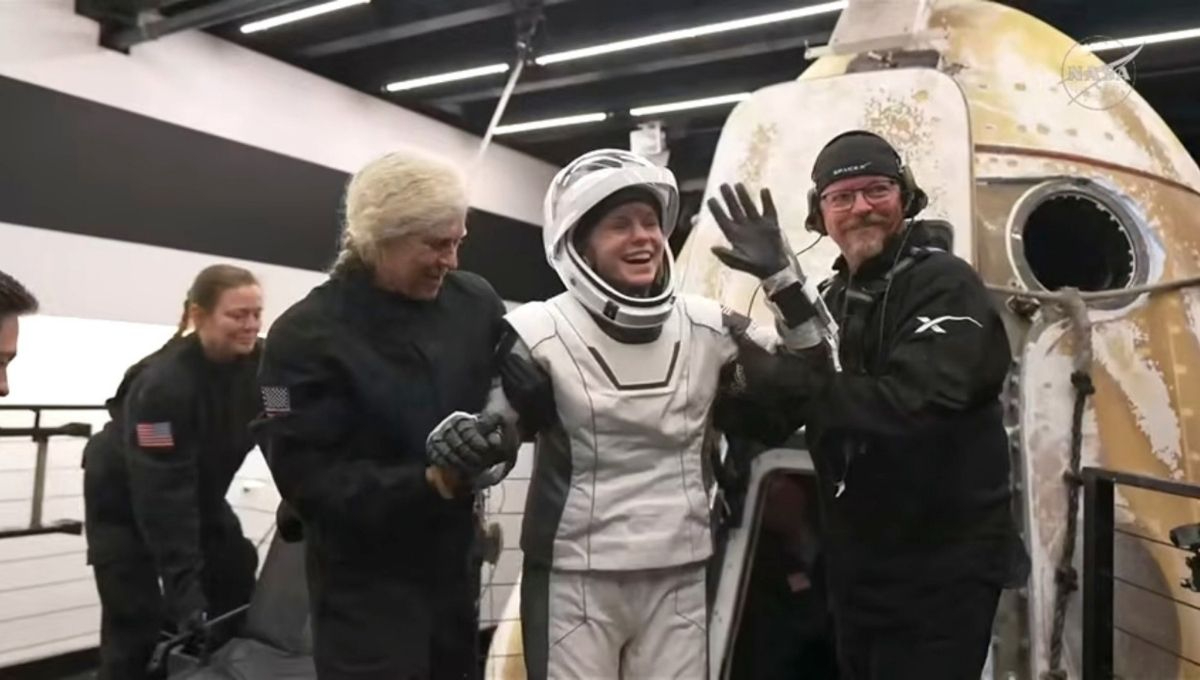 El amerizaje se realizó con éxito frente a la costa de California y marcó un hecho sin precedentes en la historia de la estación orbital