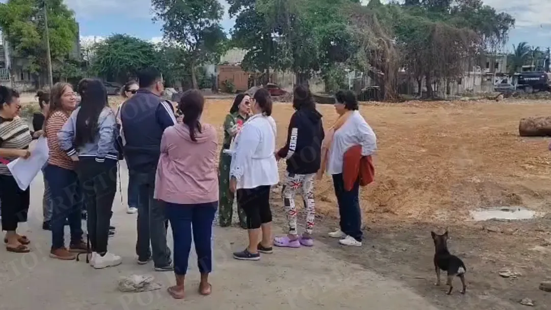 Vecinos de la Región 93 en Cancún protestan contra construcción en una área verde
