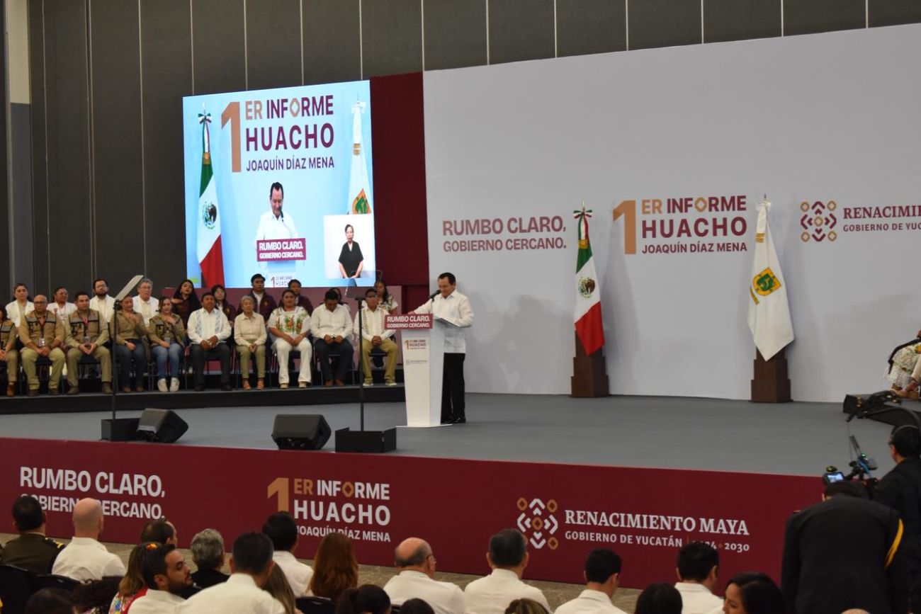 Joaquín Díaz Mena encabezó su Primer Informe de Gobierno