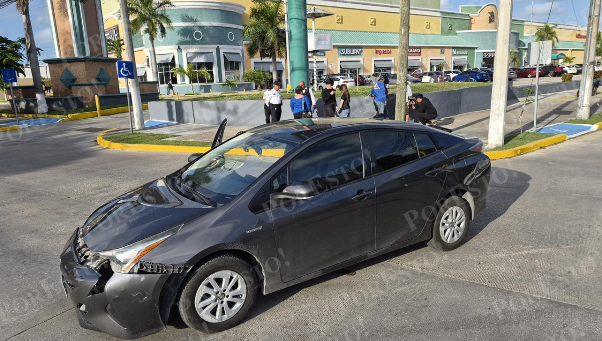 El conductor del vehículo presuntamente se pasó la luz roja del semáforo.