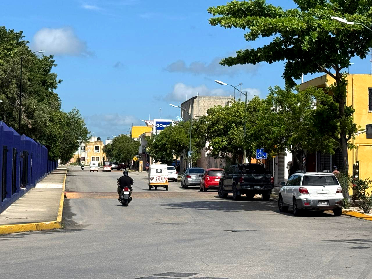 Transforman casas en rentas vacacionales, saturando barrios  con hasta 30 personas por cada lote