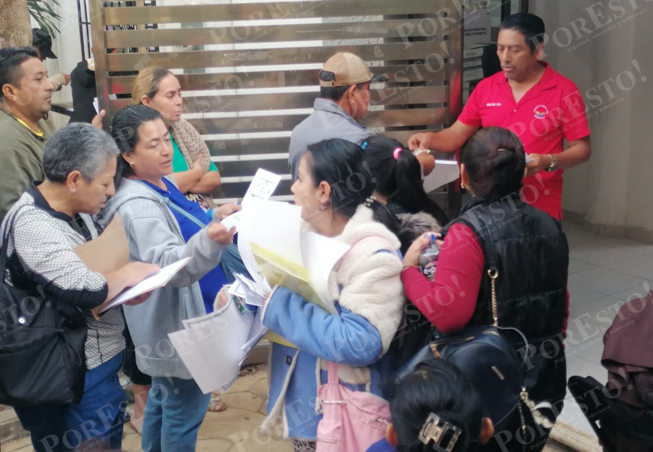 Ciudadanos expresaron sus molestias con la lentitud para realizar el trámite, asegurando que son largas horas de espera.