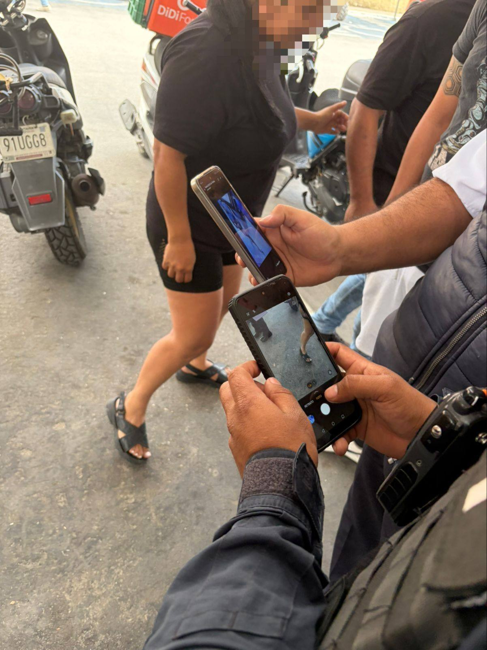 La pareja señaló que entre los involucrados se encontraba una menor de edad