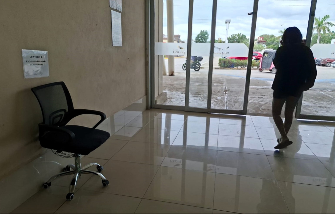 Trabajadores refirieron que si los ven sentados, son reportados a su jefe