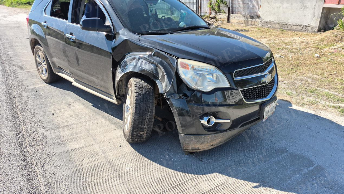 Ambos vehículos terminaron fuera de la cinta asfáltica.