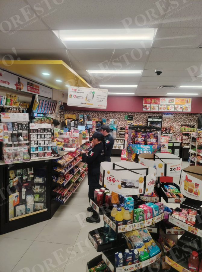 El asaltante huyó del lugar después de obtener el dinero