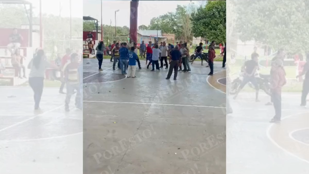 La riña ocurrió durante una reunión comunitaria en la cancha del ejido.