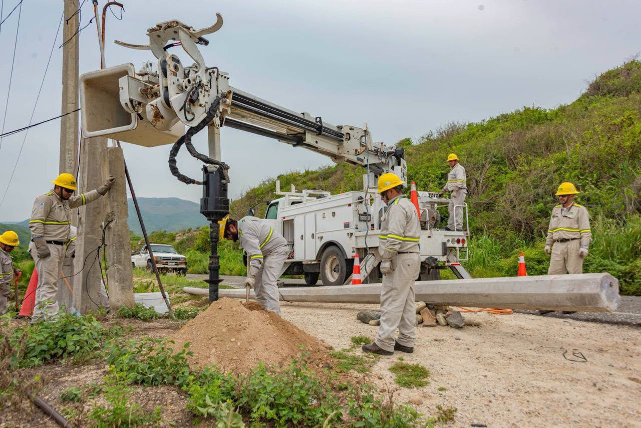 La CFE anunció una inversión superior a los 2 mil 400 millones de pesos para obras eléctricas en Campeche.