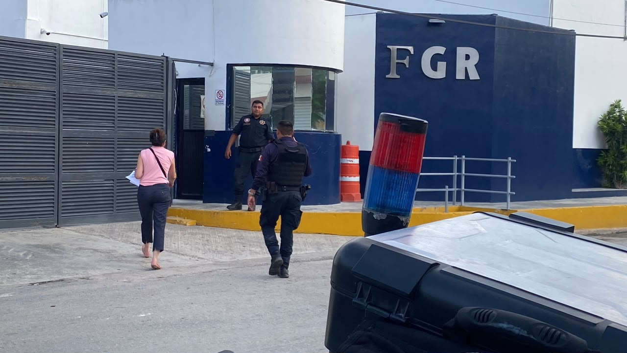 Detienen en Campeche a un presunto extorsionador que fingía ser agente de la FGR y de la Guardia Nacional.