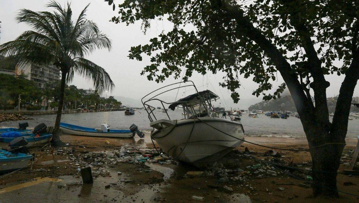 El huracán permanece bajo vigilancia debido a su intensidad y cercanía con las costas del occidente de México