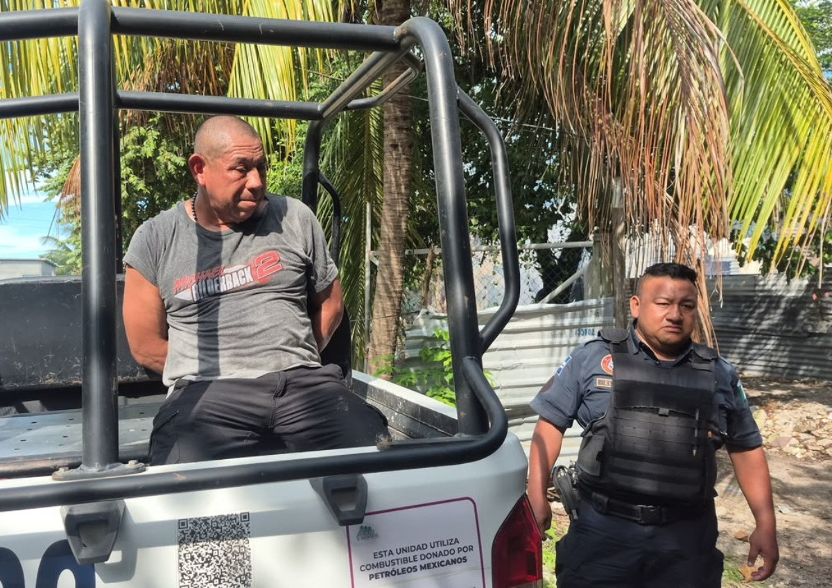 Los agentes realizaron la detención del masculino.