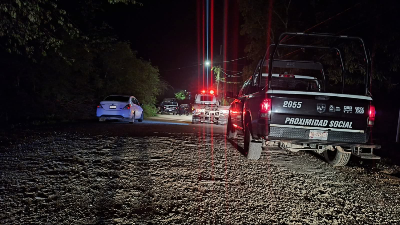 Unidades policiacas lograron ubicar el vehículos; los sospechosos lograron escapar.