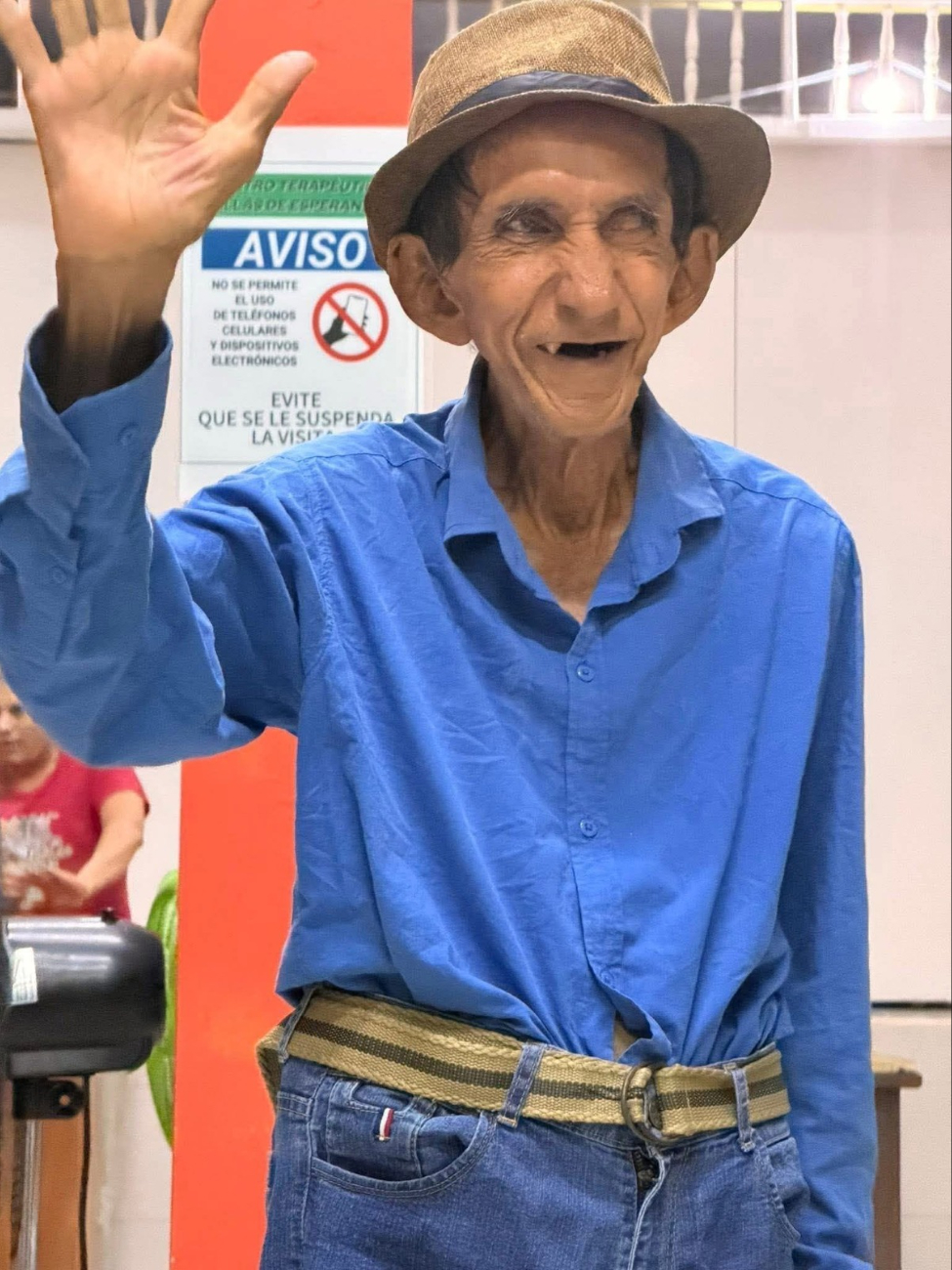 Durante años, “Pato” sobrevivió con el apoyo de vecinos y, en sus últimos días, recibió resguardo y acompañamiento en el centro Semillas de Esperanza