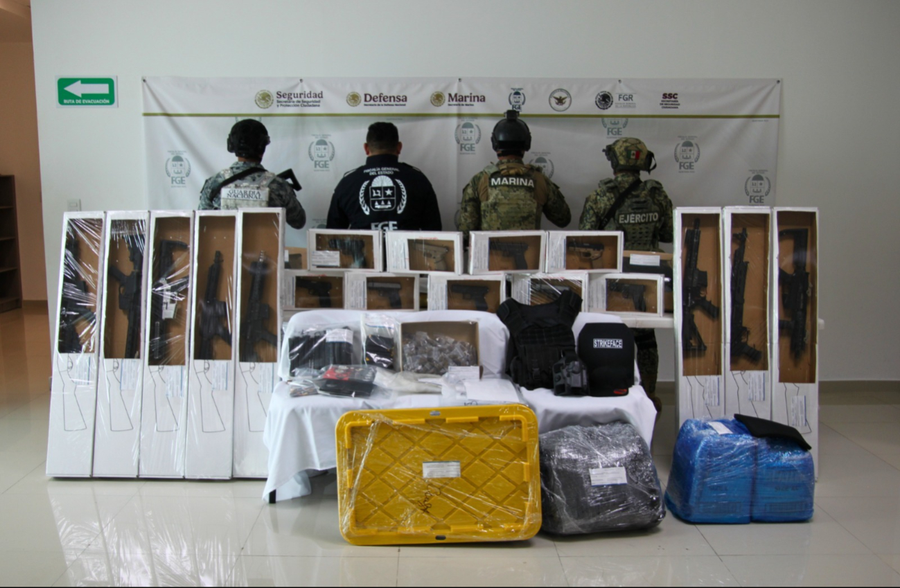 Las autoridades en Cancún desmantelaron una célula criminal de la banda Gota a Gota en dos operativos de cateo.