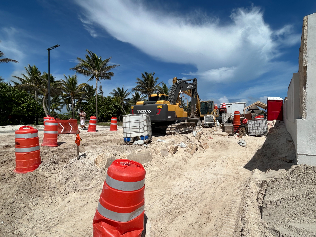 Empleados comentaron que el sitio fue elegido por sus características técnicas, así como ambientales, al tratarse de un sector arenoso con fondo de laja.