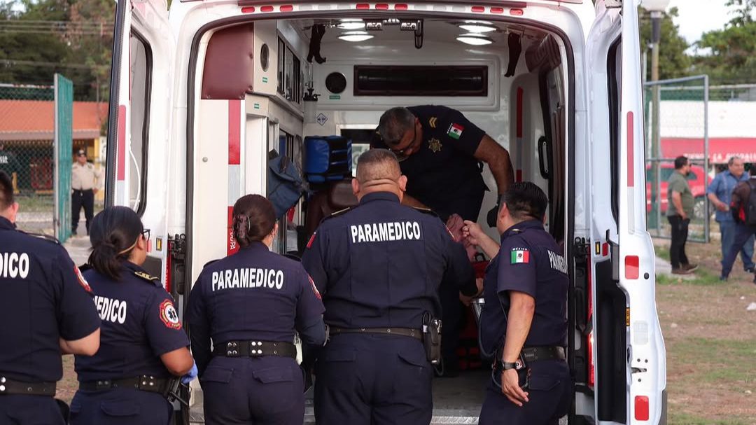 El menor habría escalado por los protectores de las ventanas para llegar al techo del salón
