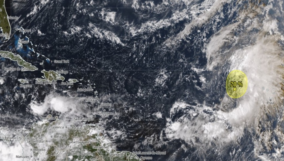El sistema se ubica a 5 mil 900 kilómetros al este de la Península de Yucatán