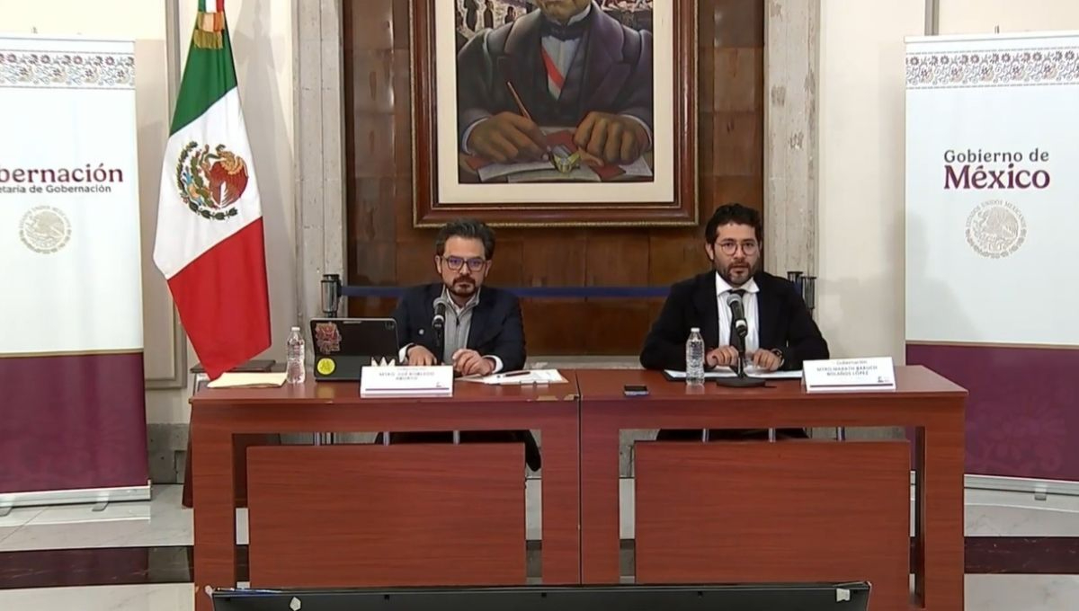 Zoé Robledo, director del IMSS y Marath Bolaños, secretario del Trabajo y Previsión Social