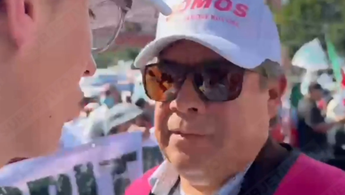 Evidencian infiltración de militantes de Somos MX en marcha del IMSS.