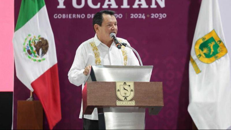 Joaquín Díaz Mena premia murales estudiantiles y destaca la salud mental en Yucatán