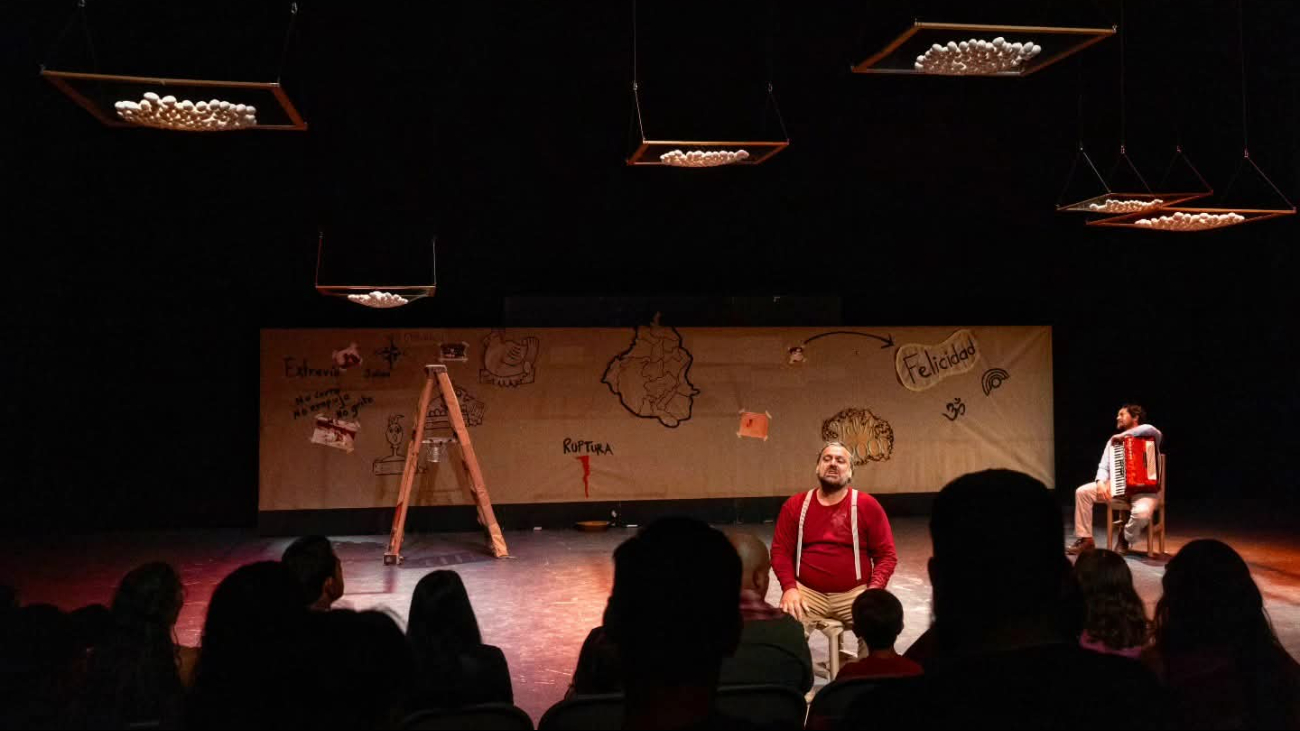 “Josefina la gallina puso un huevo en la cocina” lleva a escena una historia de vida