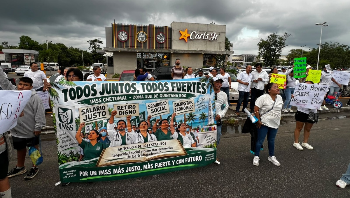 Manifestación de profesionales de salud en Chetumal.