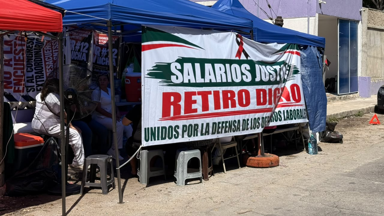 Trabajadores del IMSS en Mérida se inconforman por aumento salarial y presuntas amenazas sindicales.
