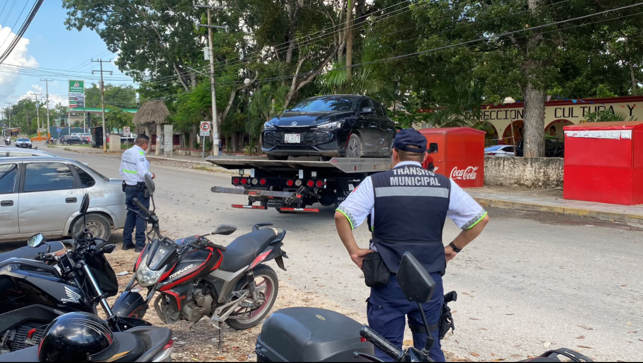 De acuerdo con información recabada de fuentes policiales, los vehículos podrían pertenecer a empresas de renta de autos con operaciones en Chetumal