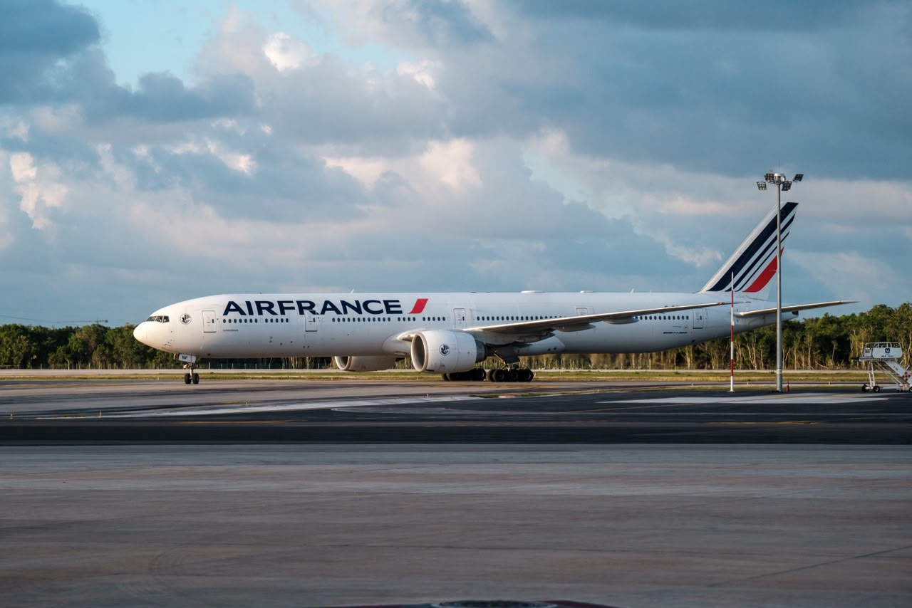 Los vuelos directos de Air France conectan el aeropuerto París-Charles de Gaulle con el Aeropuerto Internacional de Cancún