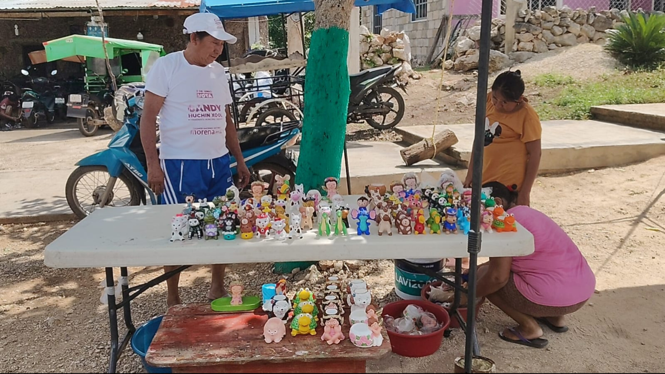 Alfareros locales elaboran artesanalmente estas figuras sonoras que representan la identidad de Calkiní.