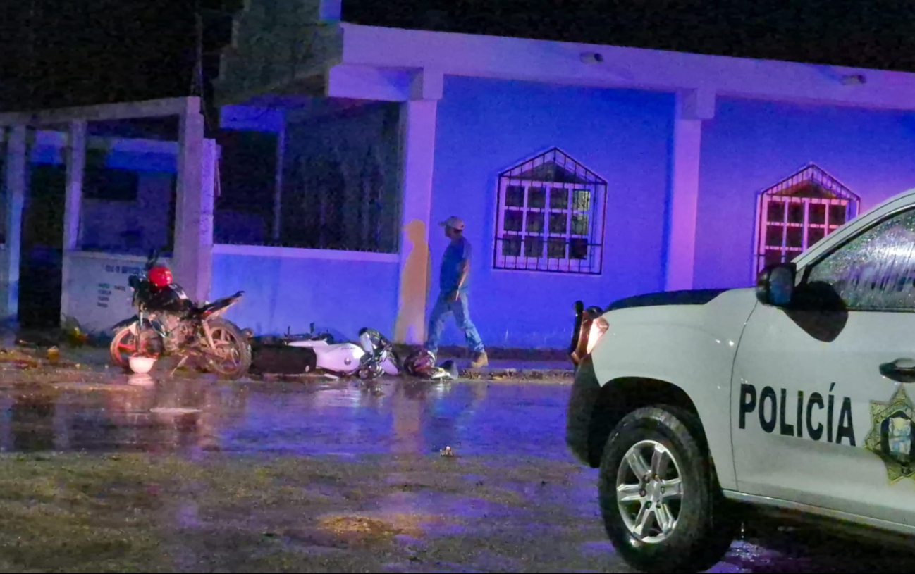 Un choque entre dos motocicletas dejó tres personas lesionadas en Champotón.