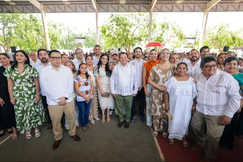 El Gobernador de Yucatán entregó apoyos a las familias del estado.