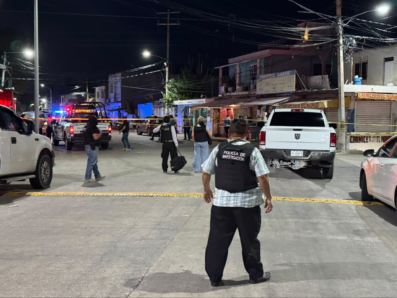 Un hombre de unos 40 años fue atacado a balazos dentro de una tortillería.