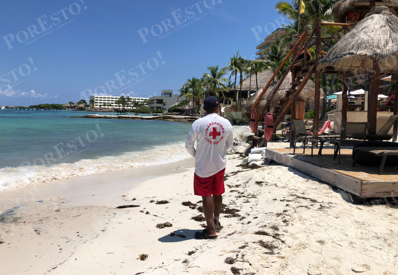 Las costas se encuentran bajo vigilancia de 30 guardavidas, quienes permanecen hasta las 19:00 horas