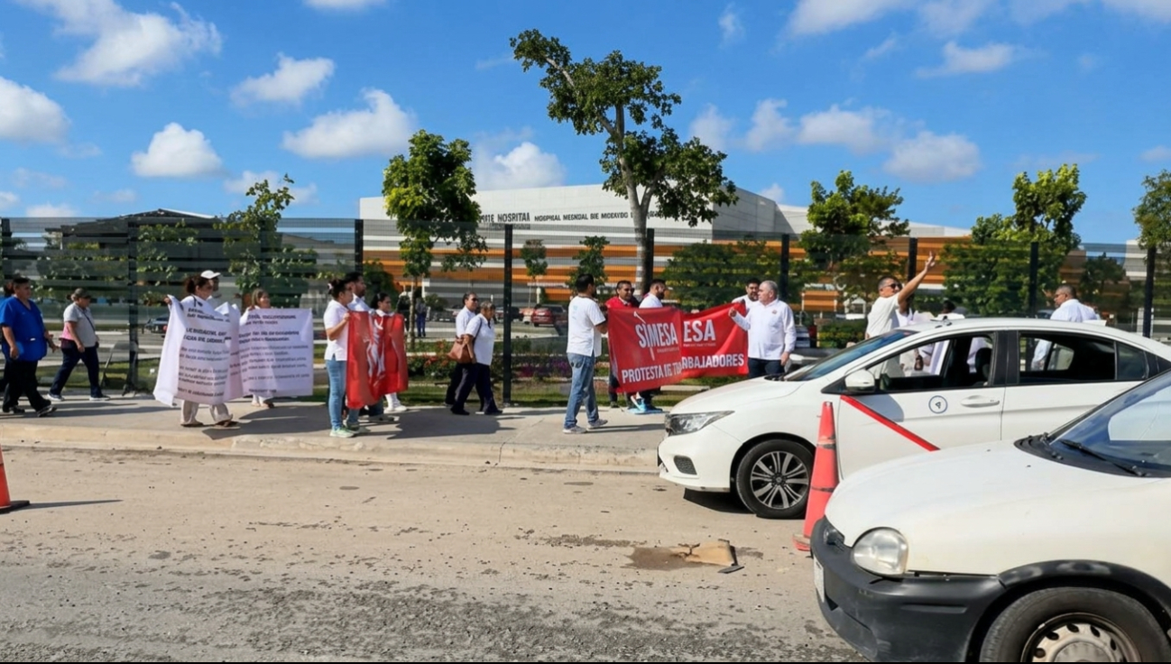 Trabajadores del IMSS Bienestar realizan movilización en Mérida