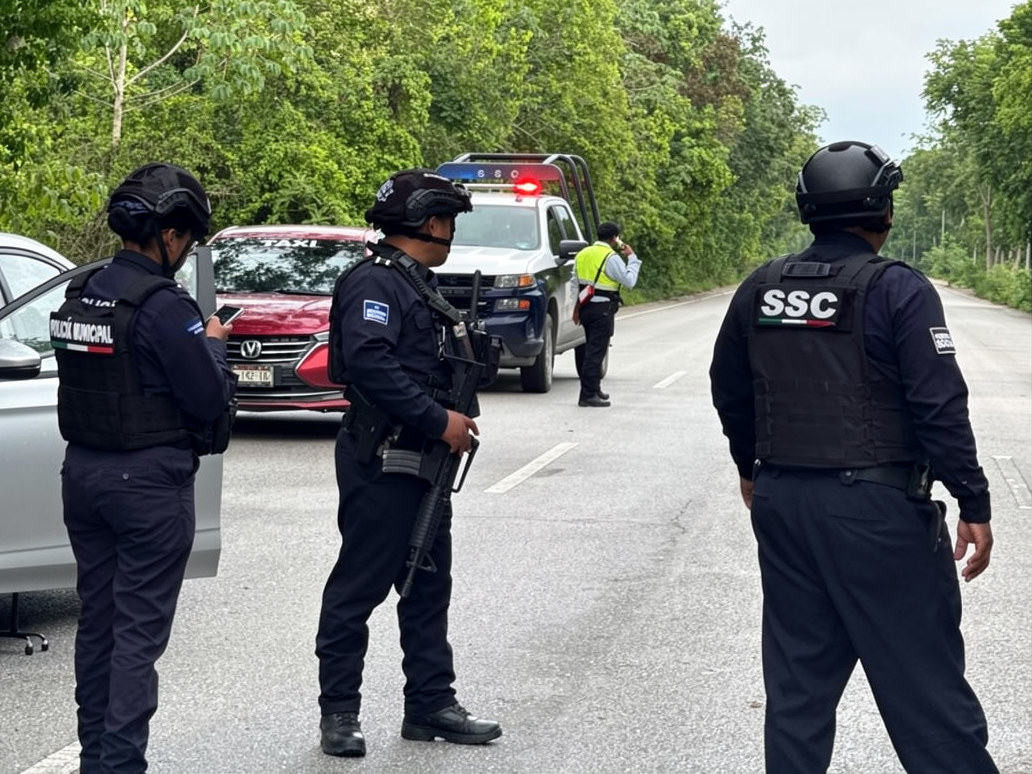 Elementos policiacos llegaron al lugar de los hechos para custodiar.