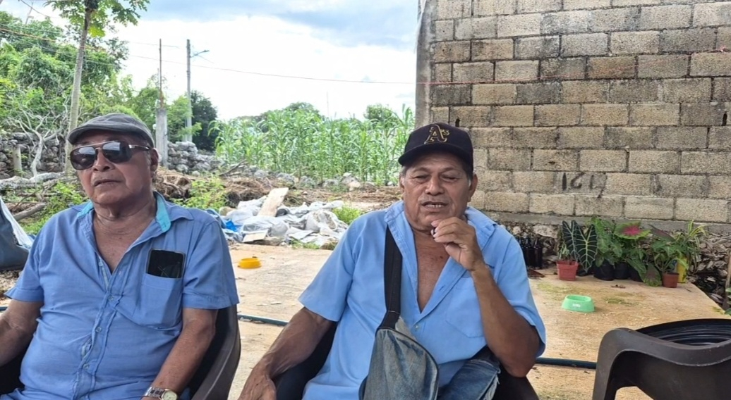 Los hermanos Valentín y Bernardo Chuc Martín aseguran que los compradores no han liquidado el pago