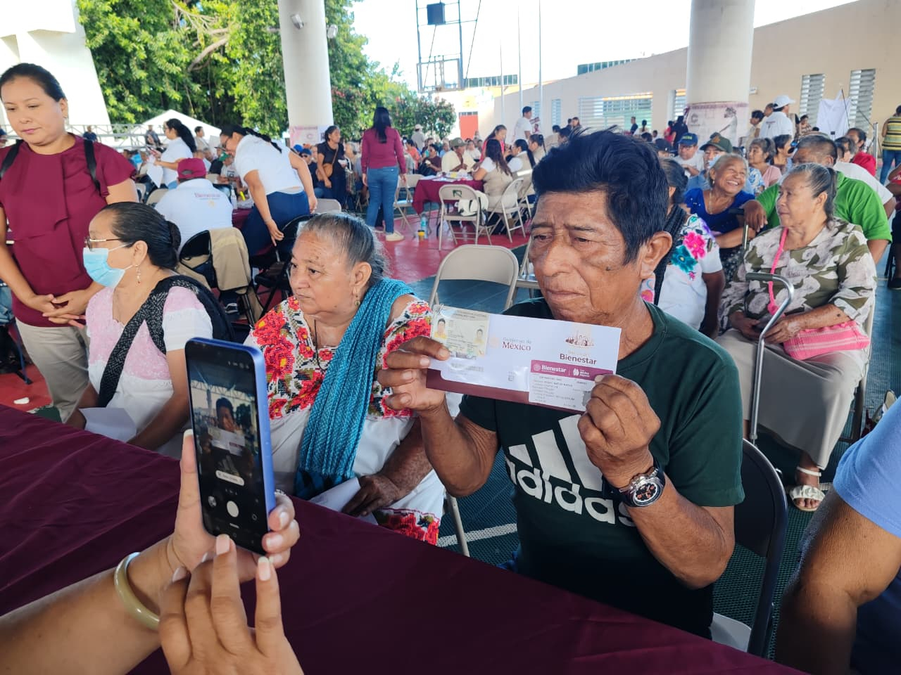 La jornada beneficia prioritariamente a adultos mayores, además de personas con discapacidad de la entidad.